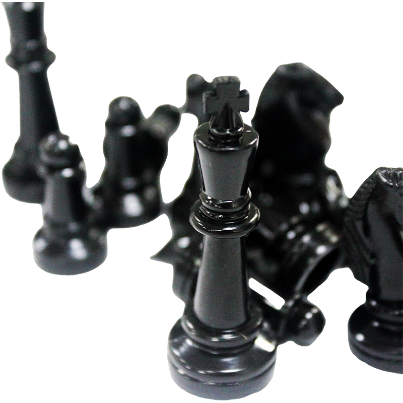 Klasické bílé dřevěné šachové figurky Staunton