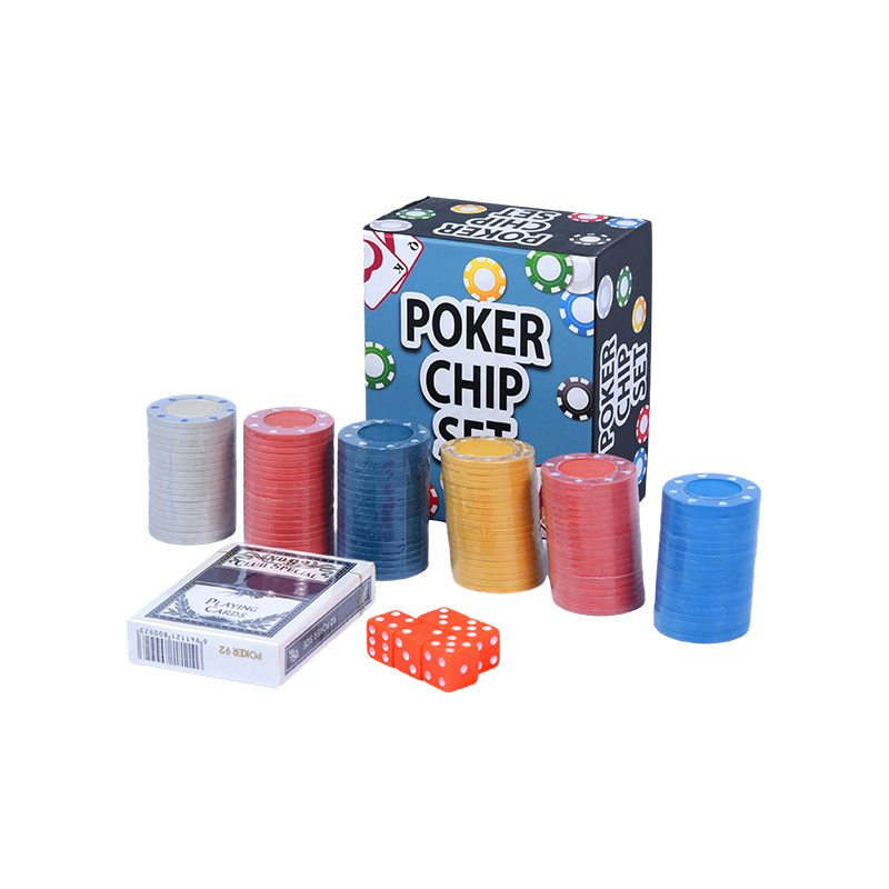 Kompletní s barevnými žetony, hracími kartami a sadou žetonů na kostkový poker