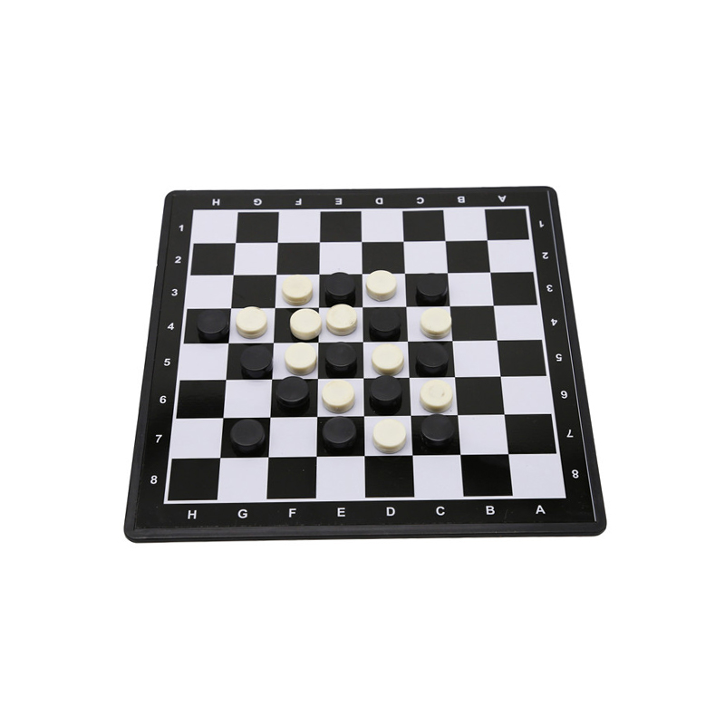 Klasická sada pro více her – kombinace šachů, domino, pokeru a dámy