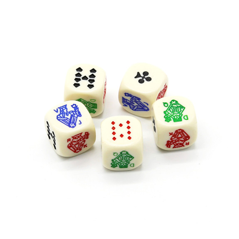Klasická sada pro více her – kombinace šachů, domino, pokeru a dámy
